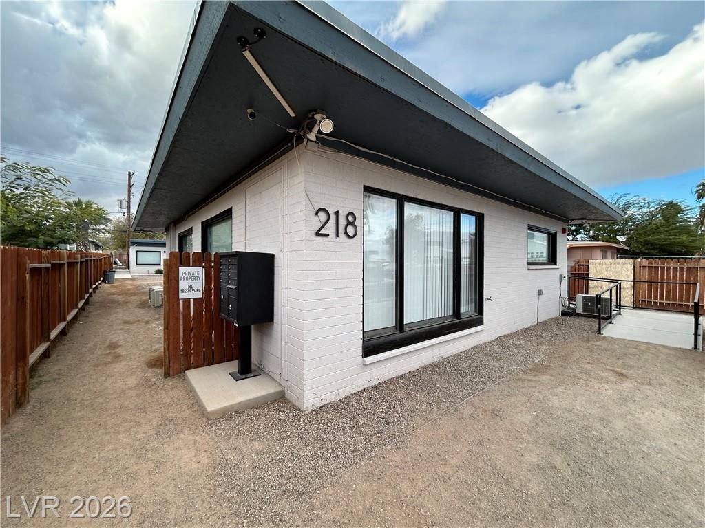 218 S 11th Street, Unit 2, Las Vegas, NV 89101 Main Photo