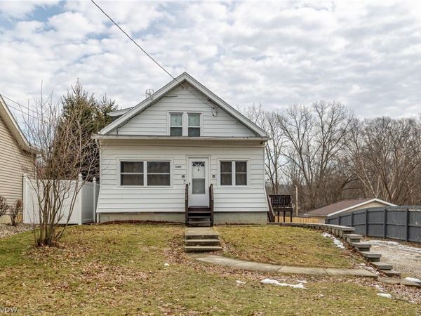 1845 Seattle Street, Cuyahoga Falls, OH 44221