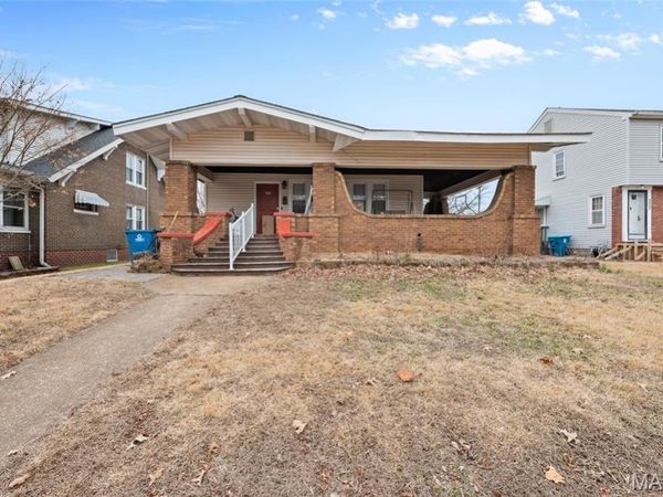 304 Sotier Place, Wood River, IL 62095