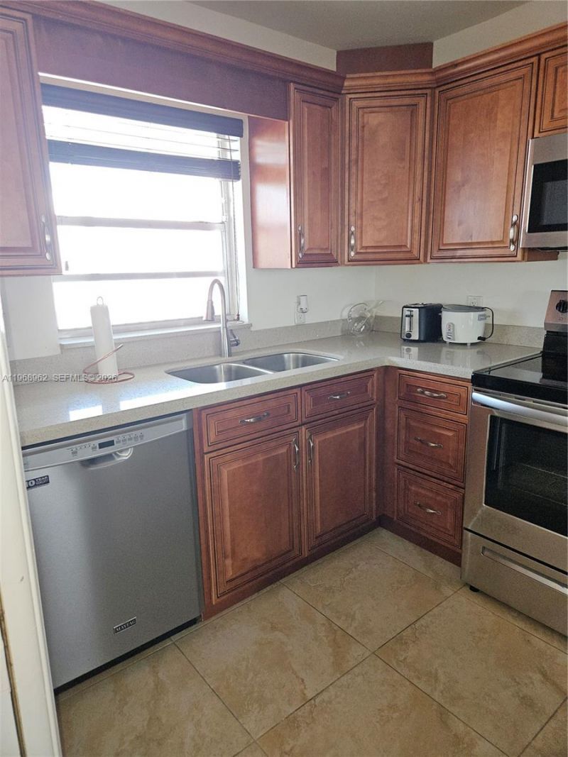 9441 Live Oak Pl , Unit 407, Davie, FL 33324 Photo