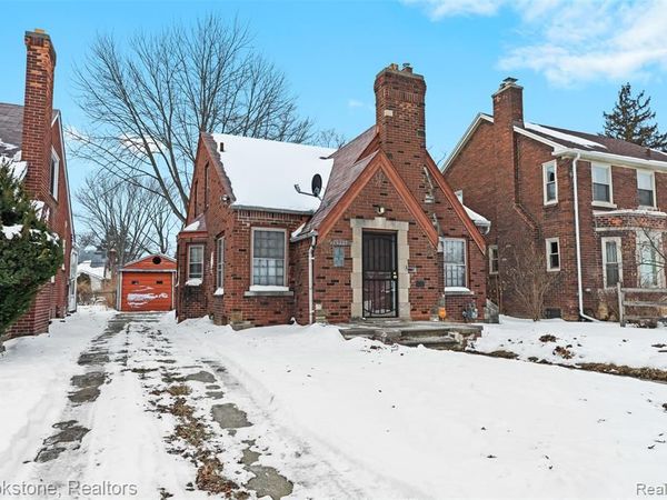 16167 Gilchrist Street, Detroit, MI 48235