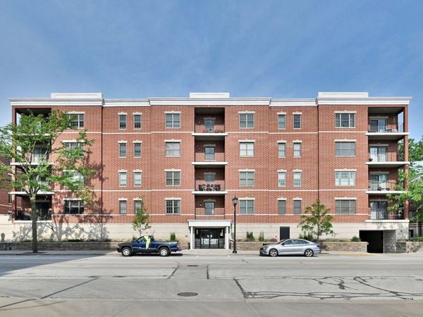 210 N Addison Avenue, Unit 301, Elmhurst, IL 60126