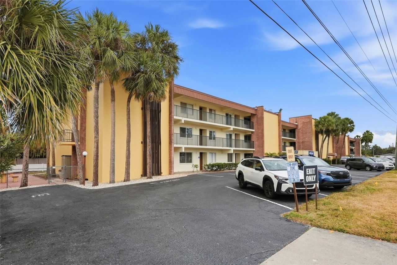 4435 1st Street Ne, Unit 205, Saint Petersburg, FL 33703 Main Photo