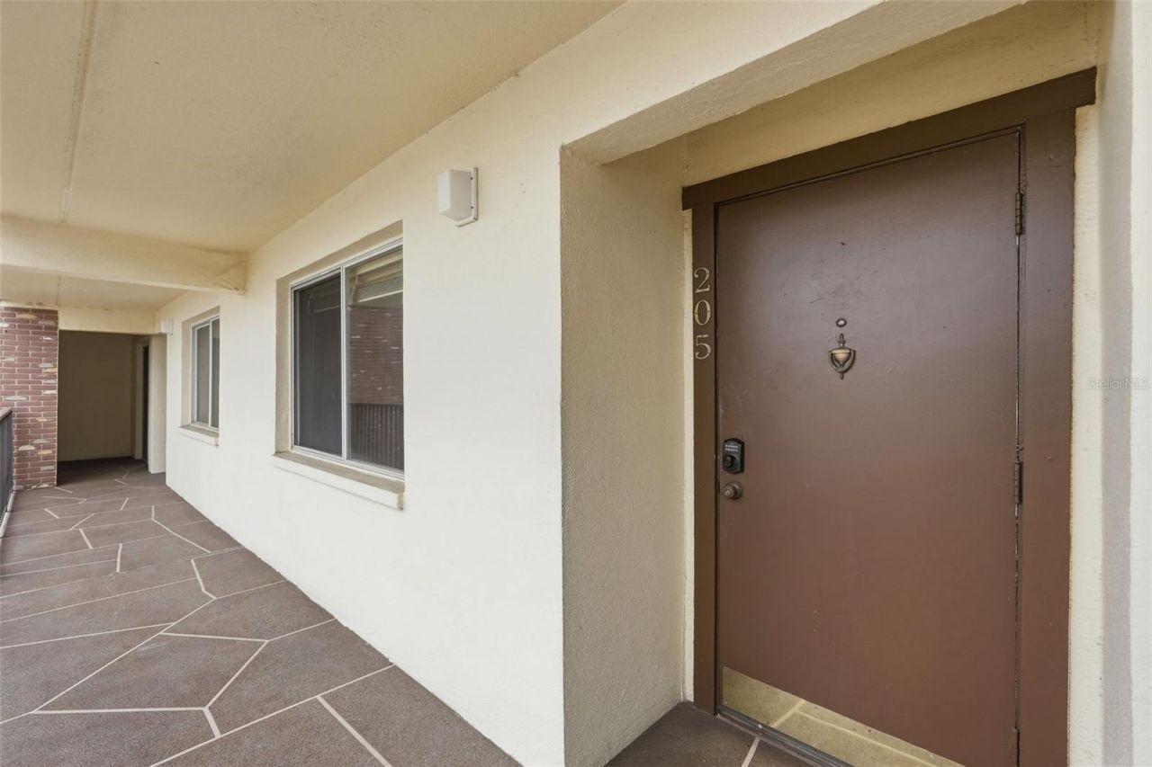 4435 1st Street Ne, Unit 205, Saint Petersburg, FL 33703 Photo