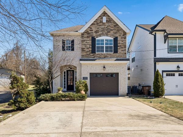 1206B Rosebank Ct, Nashville, TN 37206