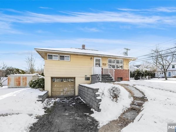 14 Lakeview Drive, EMERSON, NJ 07630