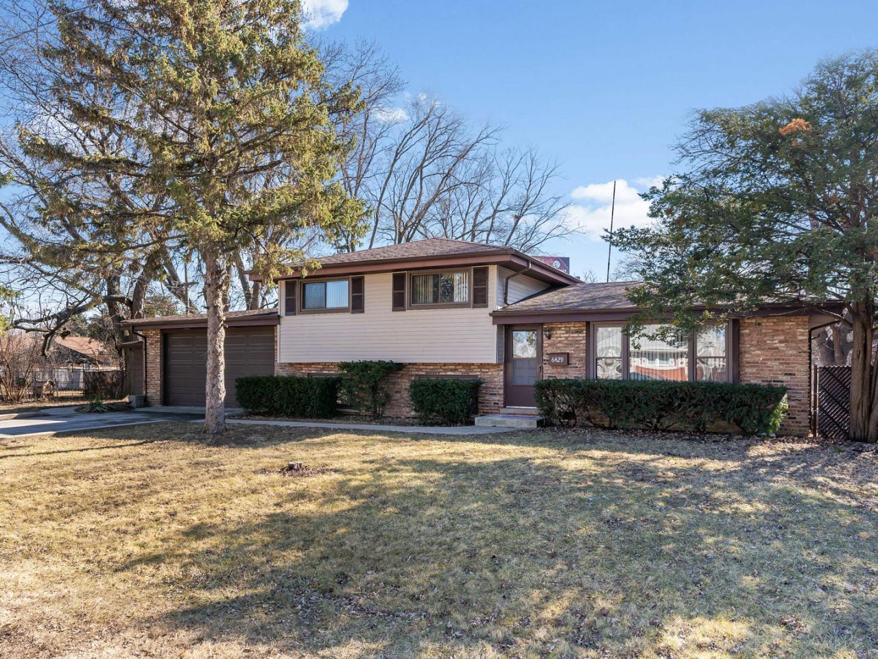 6429 W 114th Street, Worth, IL 60482 Main Photo