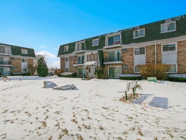 10310 Ridgeland Avenue, Unit 208, Chicago Ridge, IL 60415