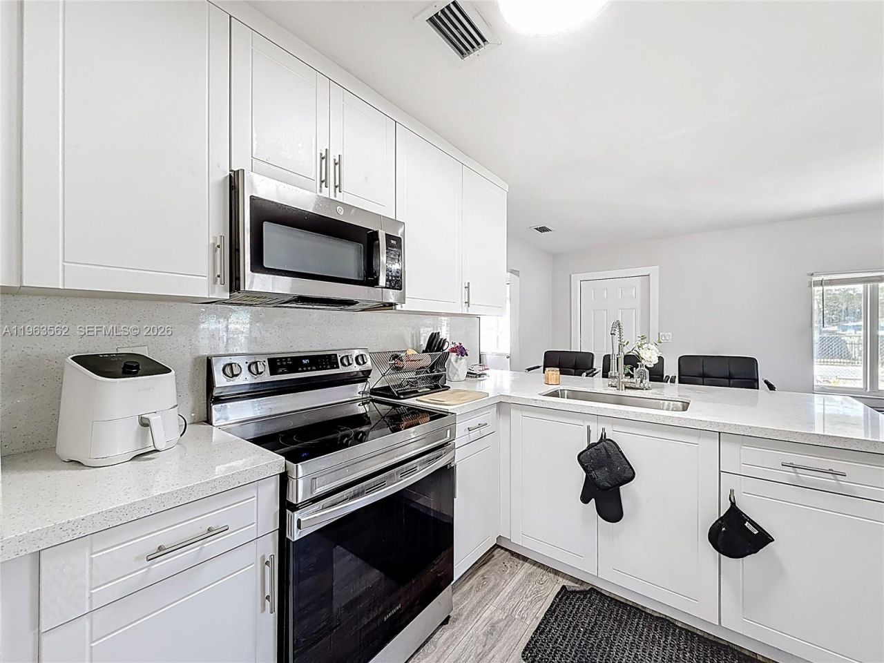 1751 NW 76th St , Miami, FL 33147 Photo