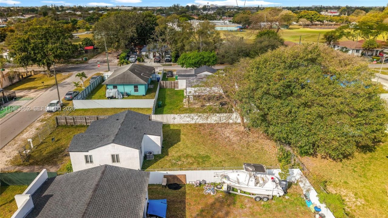 1751 NW 76th St , Miami, FL 33147 Photo