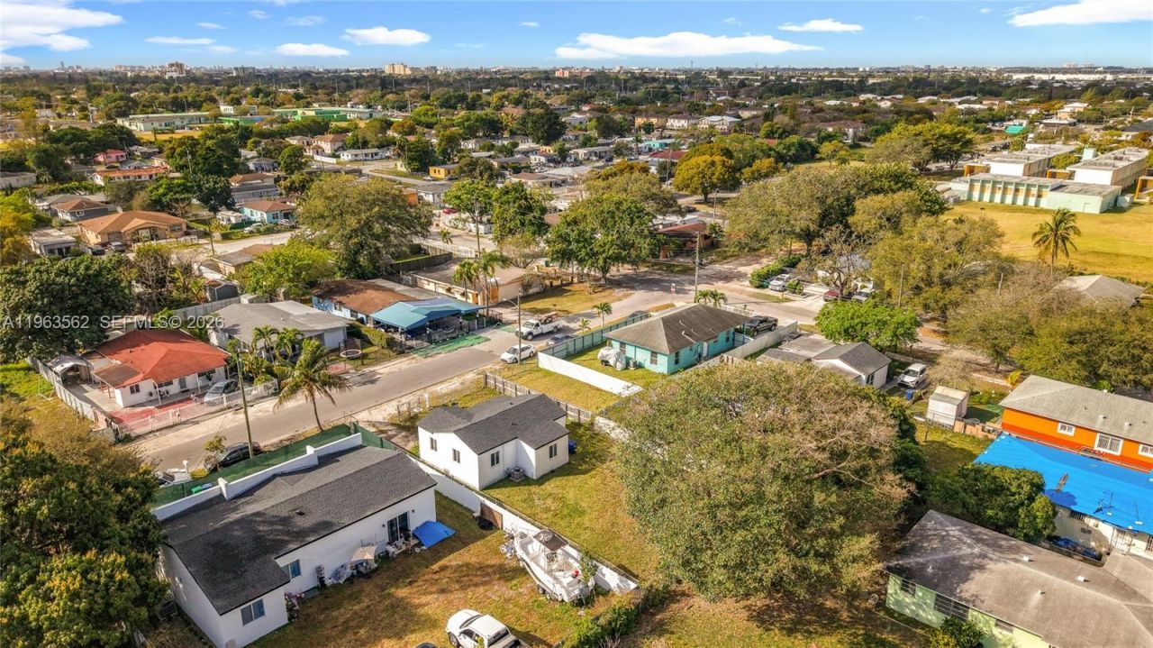 1751 NW 76th St , Miami, FL 33147 Photo