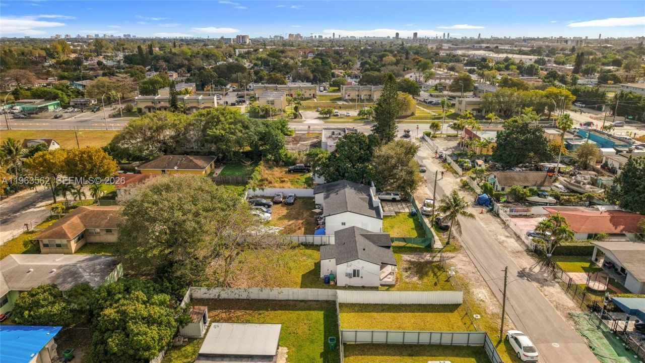 1751 NW 76th St , Miami, FL 33147 Photo