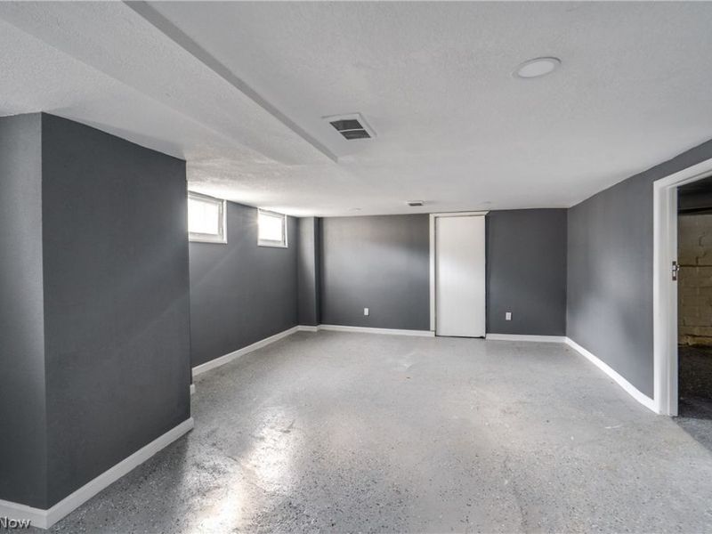 10218 Joan Avenue, Cleveland, OH 44111 Photo 35