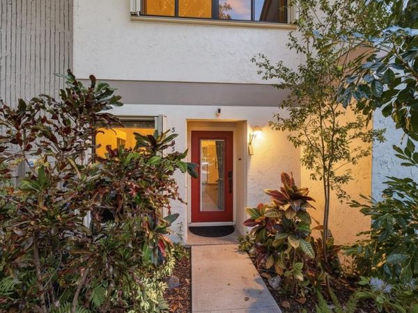 3020 S OAKLAND FOREST DR, Unit 3003, Oakland Park, FL 33309