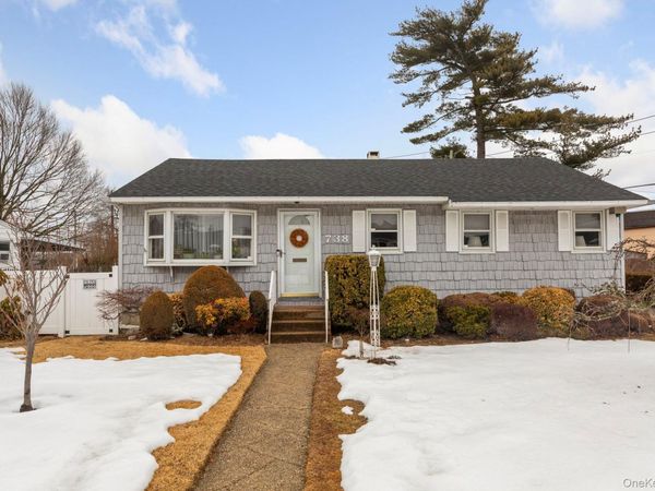 738 Sprague Avenue, Franklin Square, NY 11010