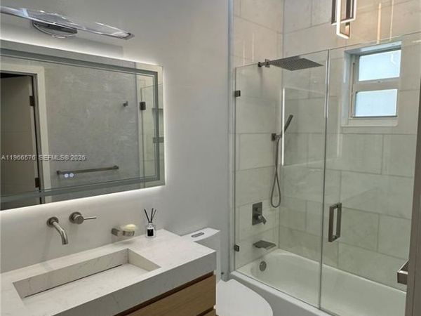 3063 Center St, Unit 15, Miami, FL 33133