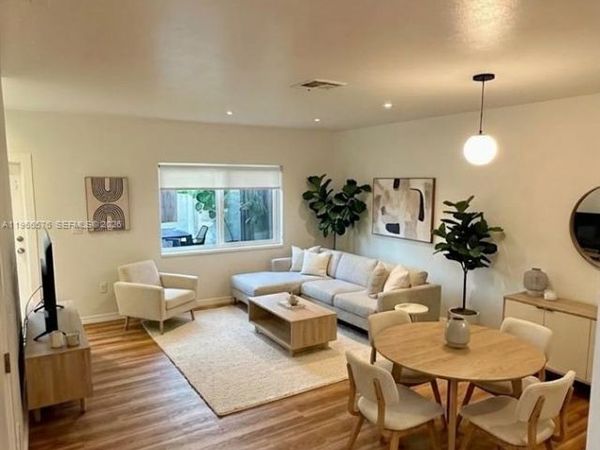 3063 Center St, Unit 15, Miami, FL 33133