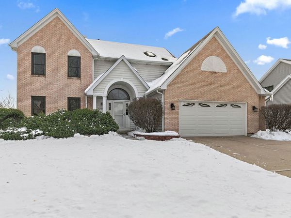 2051 Carlisle Street, Algonquin, IL 60102