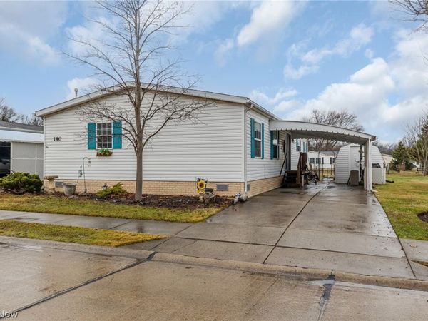 140 Luxor Lane, Amherst, OH 44001