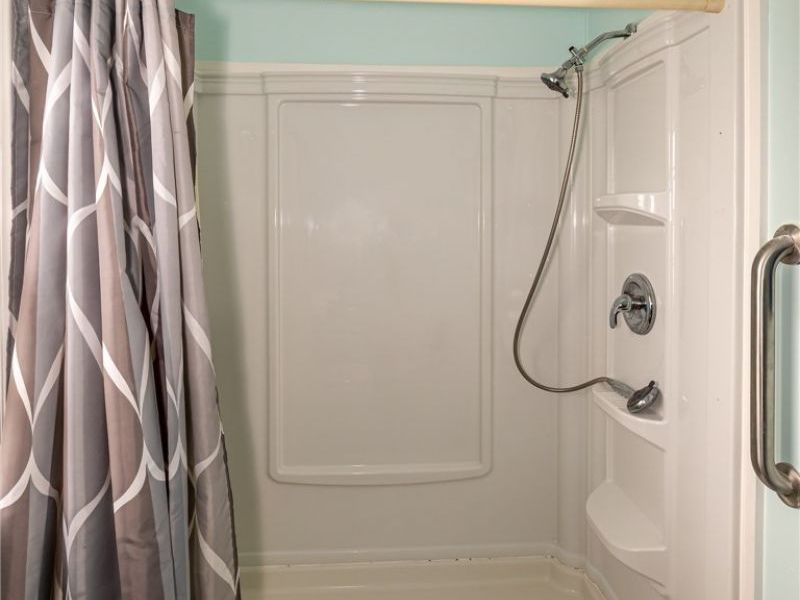 140 Luxor Lane, Amherst, OH 44001 Photo 14