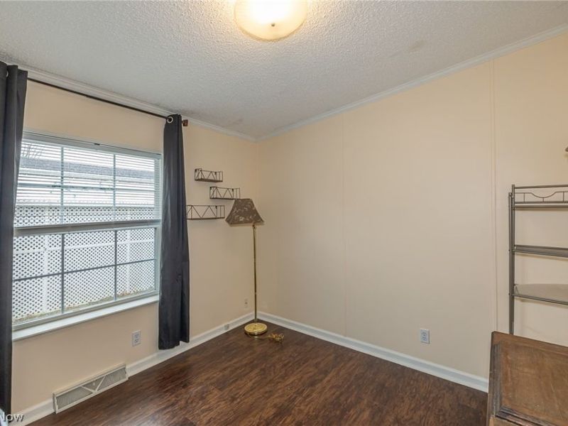 140 Luxor Lane, Amherst, OH 44001 Photo 17