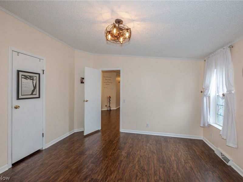 140 Luxor Lane, Amherst, OH 44001 Photo 24