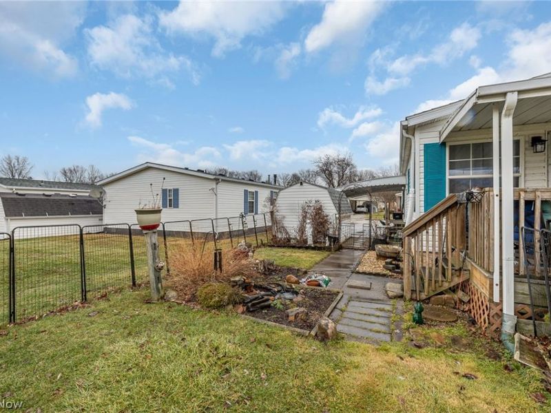 140 Luxor Lane, Amherst, OH 44001 Photo 28