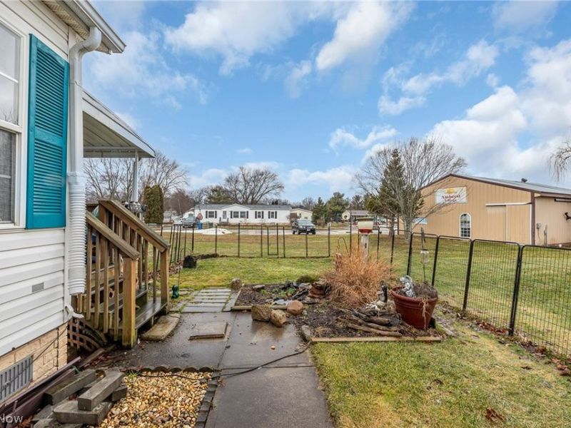 140 Luxor Lane, Amherst, OH 44001 Photo 29