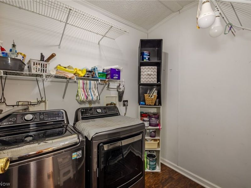 140 Luxor Lane, Amherst, OH 44001 Photo 3