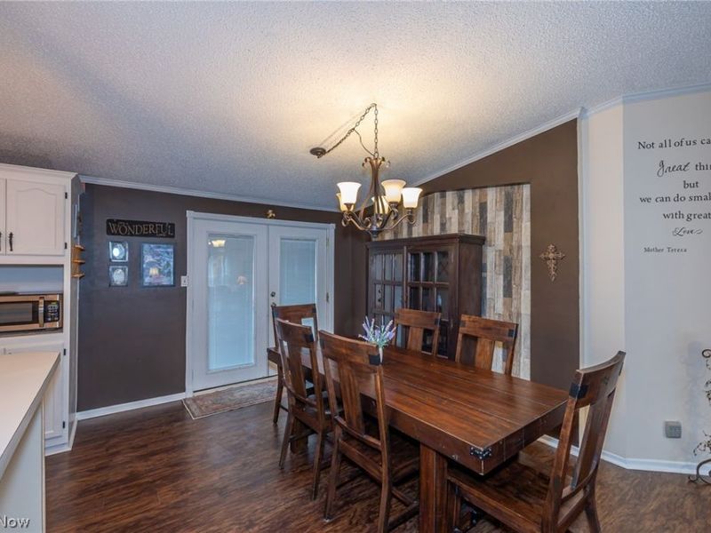 140 Luxor Lane, Amherst, OH 44001 Photo 8