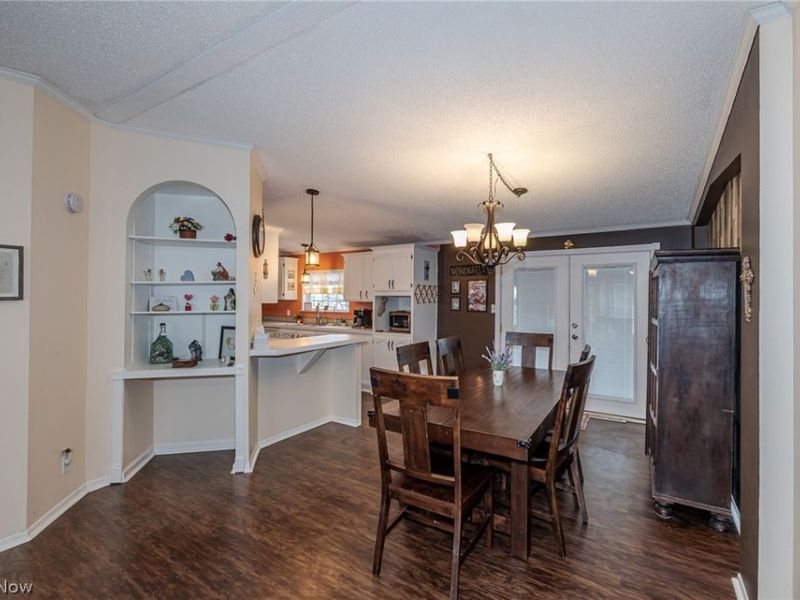 140 Luxor Lane, Amherst, OH 44001 Photo 9