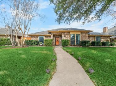 9727 Amberley Drive, Dallas, TX 75243