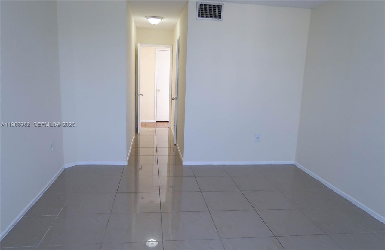 1690 NE 191st St, Unit 416-1, Miami, FL 33179 Photo