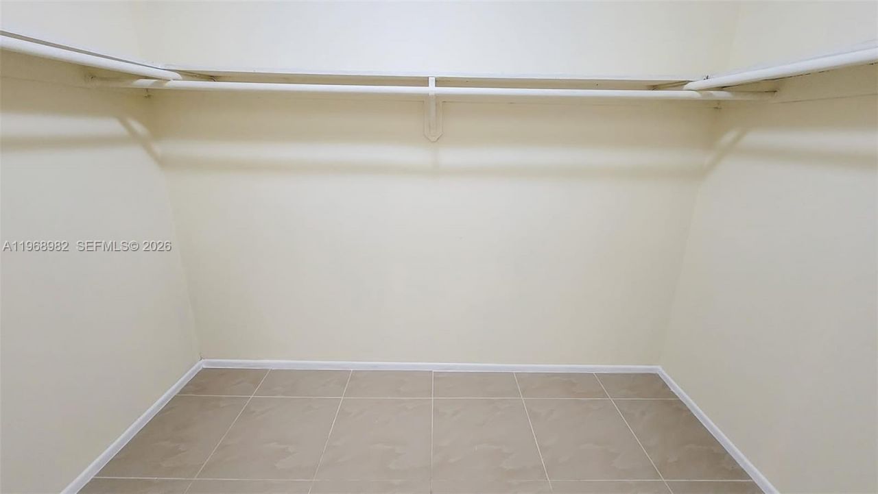 1690 NE 191st St, Unit 416-1, Miami, FL 33179 Photo