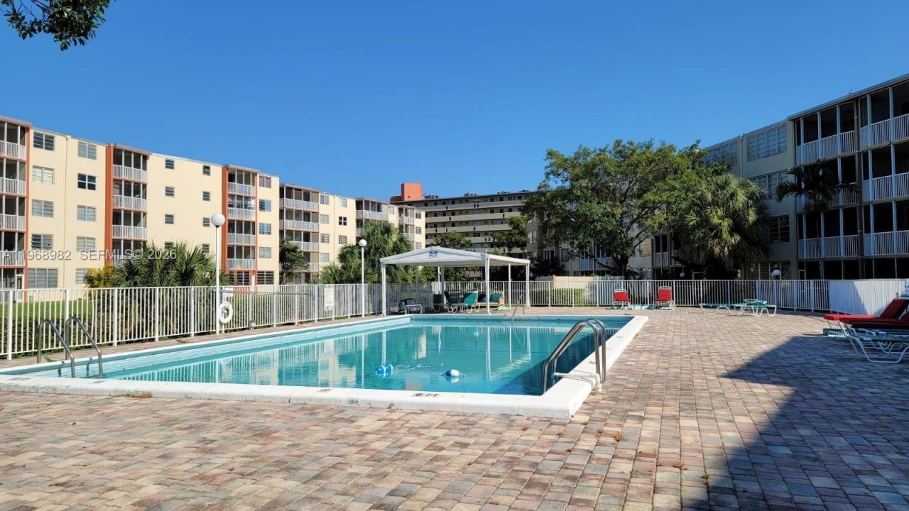 1690 NE 191st St, Unit 416-1, Miami, FL 33179 Photo