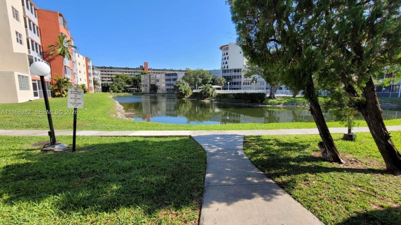 1690 NE 191st St, Unit 416-1, Miami, FL 33179 Photo