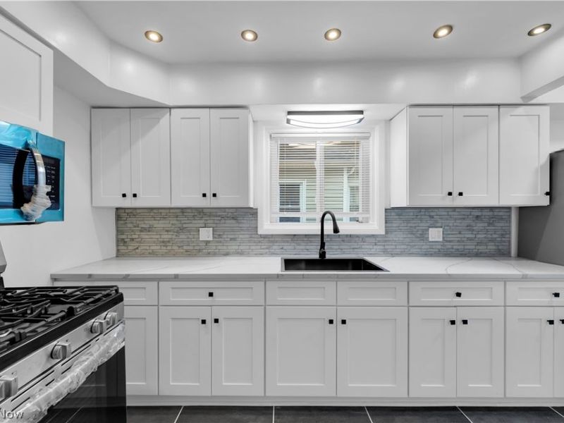 19151 Genesee Road, Euclid, OH 44117 Photo 11