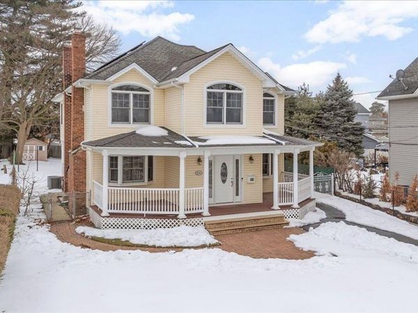 234 S Pershing Avenue, Bethpage, NY 11714