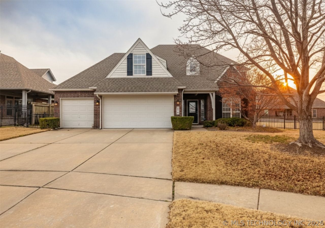 3810 S Palm Avenue, Broken Arrow, OK 74011 Main Photo