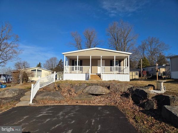 31 GOLFVIEW DRIVE, QUAKERTOWN, PA 18951