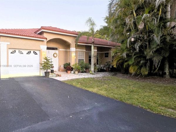 5769 NW 99th Ave, Doral, FL 33178
