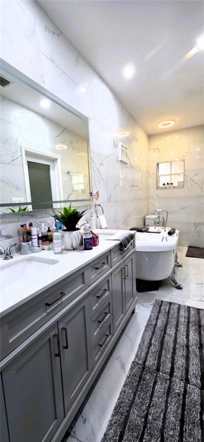 5769 NW 99th Ave, Doral, FL 33178 Photo