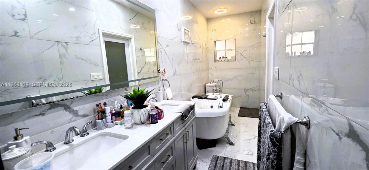 5769 NW 99th Ave, Doral, FL 33178 Photo