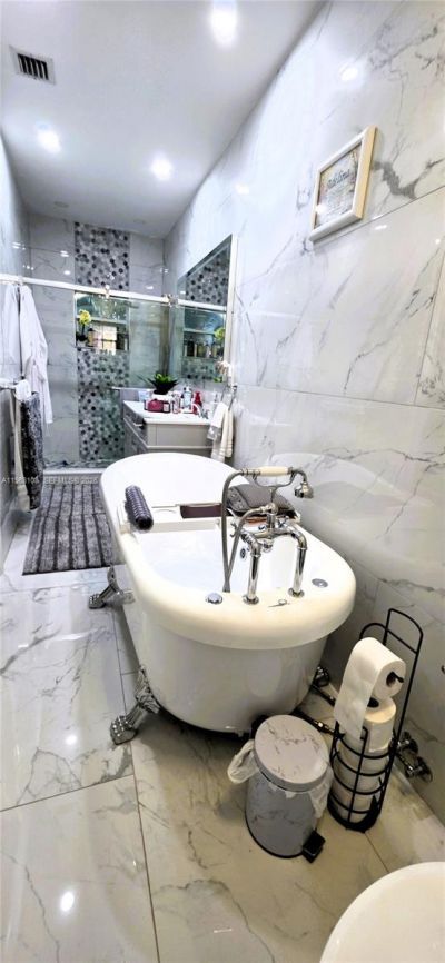 5769 NW 99th Ave, Doral, FL 33178 Photo