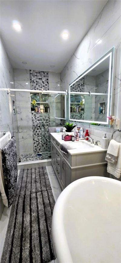 5769 NW 99th Ave, Doral, FL 33178 Photo