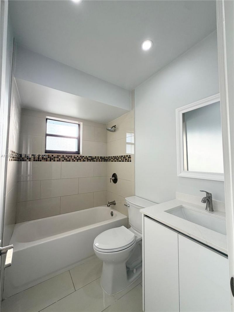 250 SW 78th Ave, Miami, FL 33144 Photo