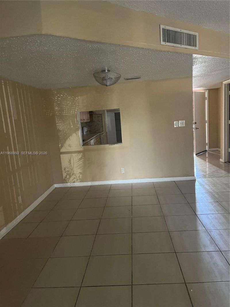 6548 Racquet Club Dr, Unit 89, Lauderhill, FL 33319 Photo