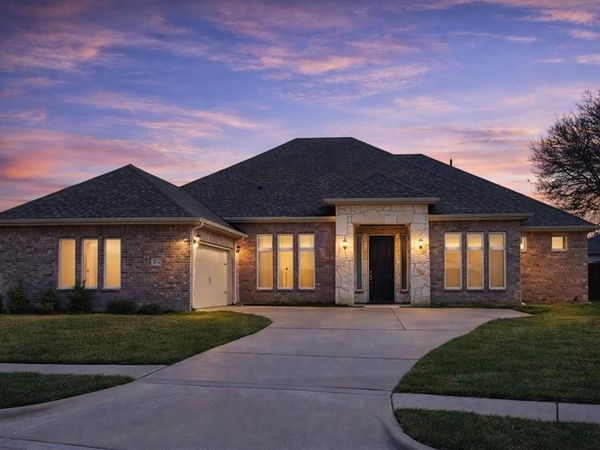 516 Midway Drive, DeSoto, TX 75115