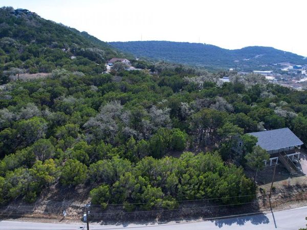 8111 Bronco LN, Lago Vista, TX 78645