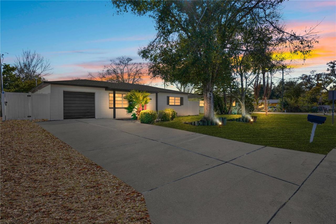 5772 56th Terrace N, Saint Petersburg, FL 33709 Main Photo